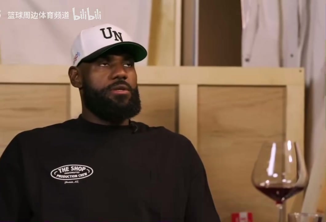 KD:我們不能拖到剩兩秒甩鍋角色球員,可以交給明星去投中距離!