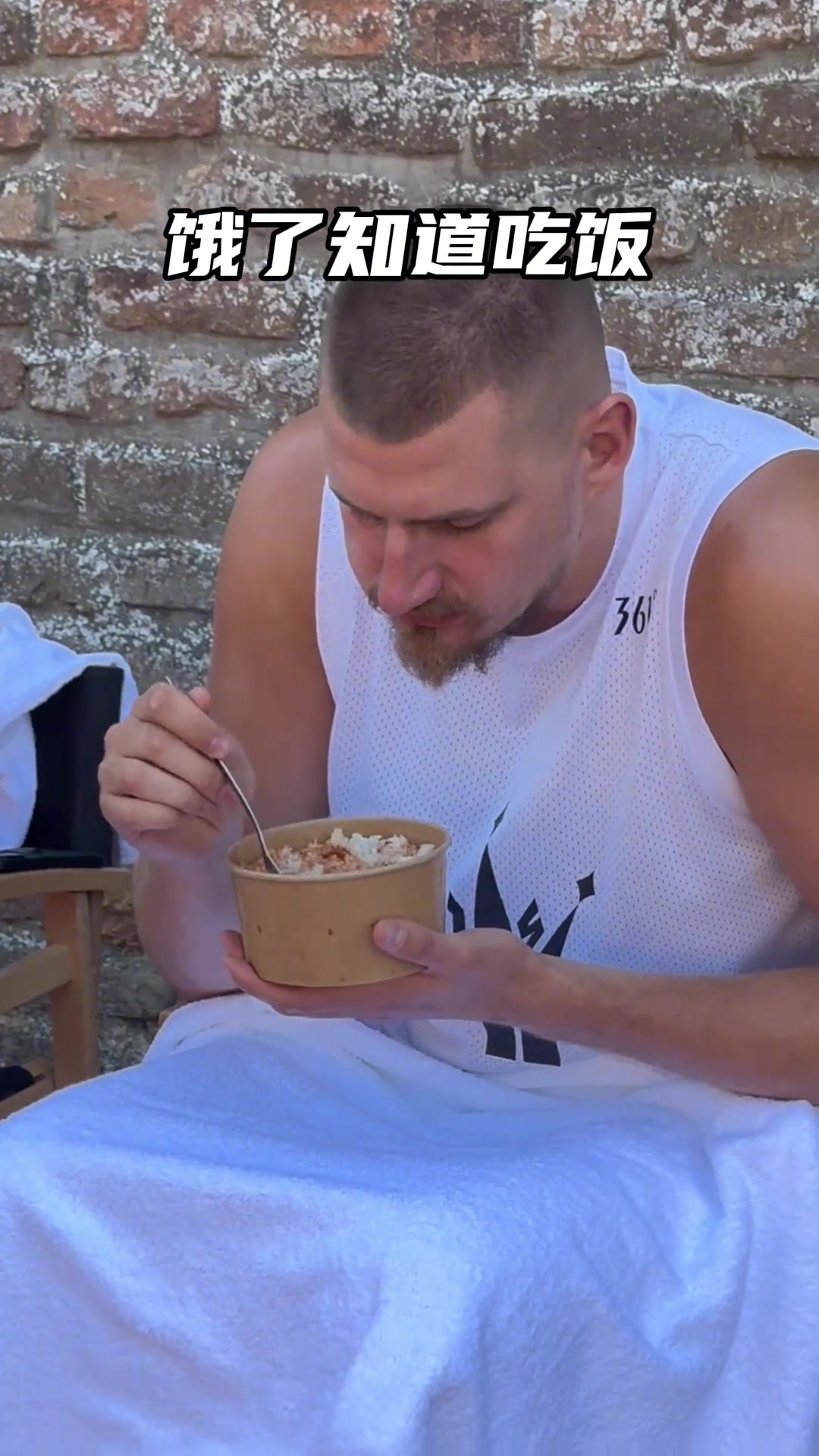 約基奇即將開啟中國(guó)行 這身材真的是NBA第一人嗎??????