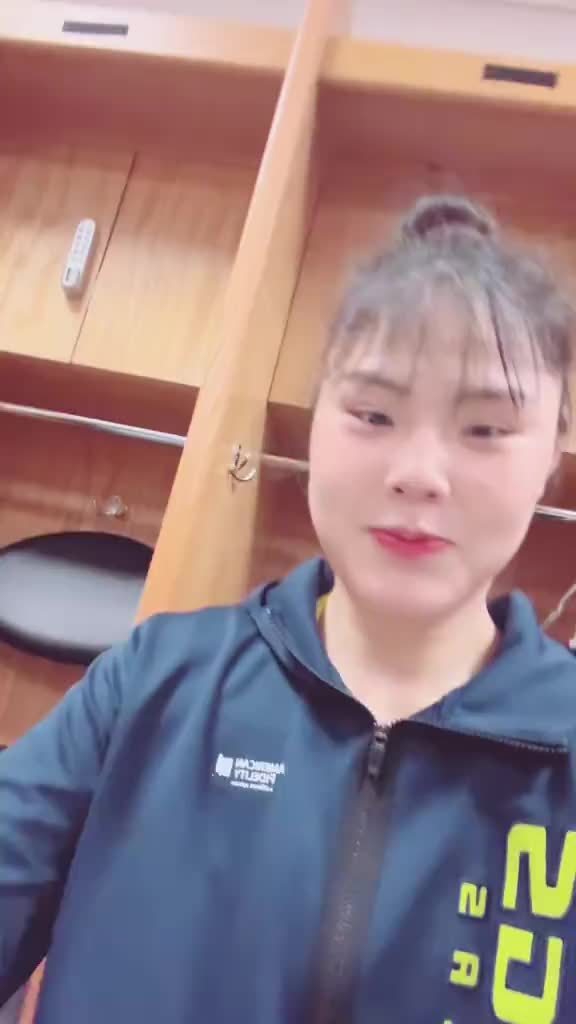 李月汝:笑死了,小寶的隊友聽得明白這歌嗎?