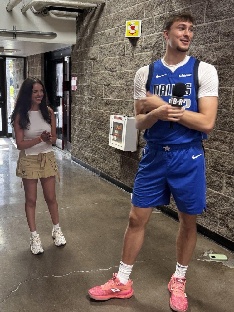 BR女記者曬出與弗拉格的合影:這是我的“歡迎來到NBA”時刻