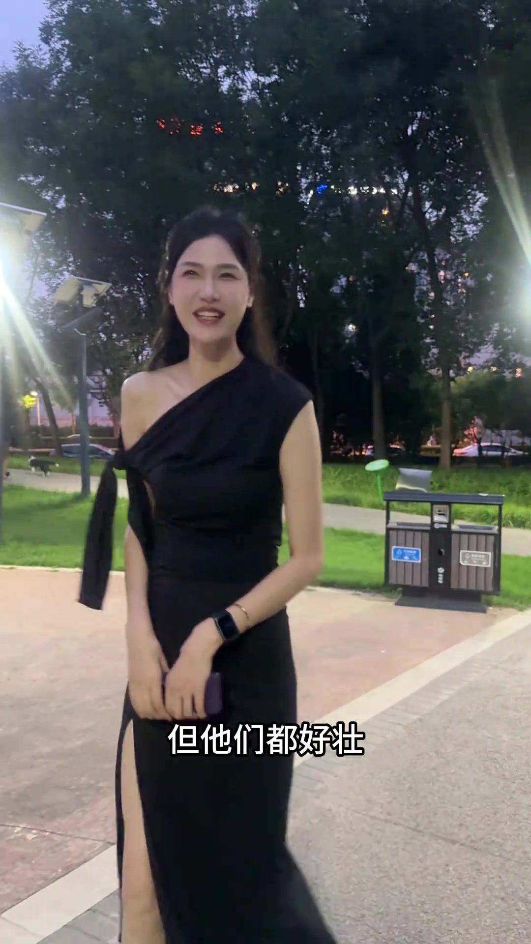 絲滑啊!前國手許諾身穿黑色長裙打球 這你能防得住嗎?