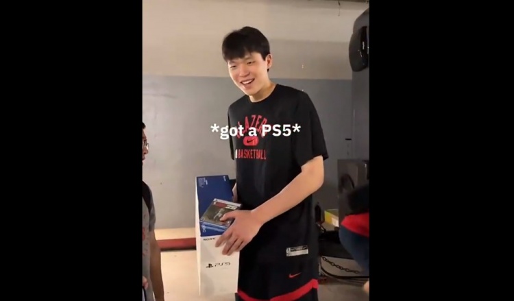殳海:楊瀚森的PS5是2K官方送的 業余生活打游戲算非常健康的愛好