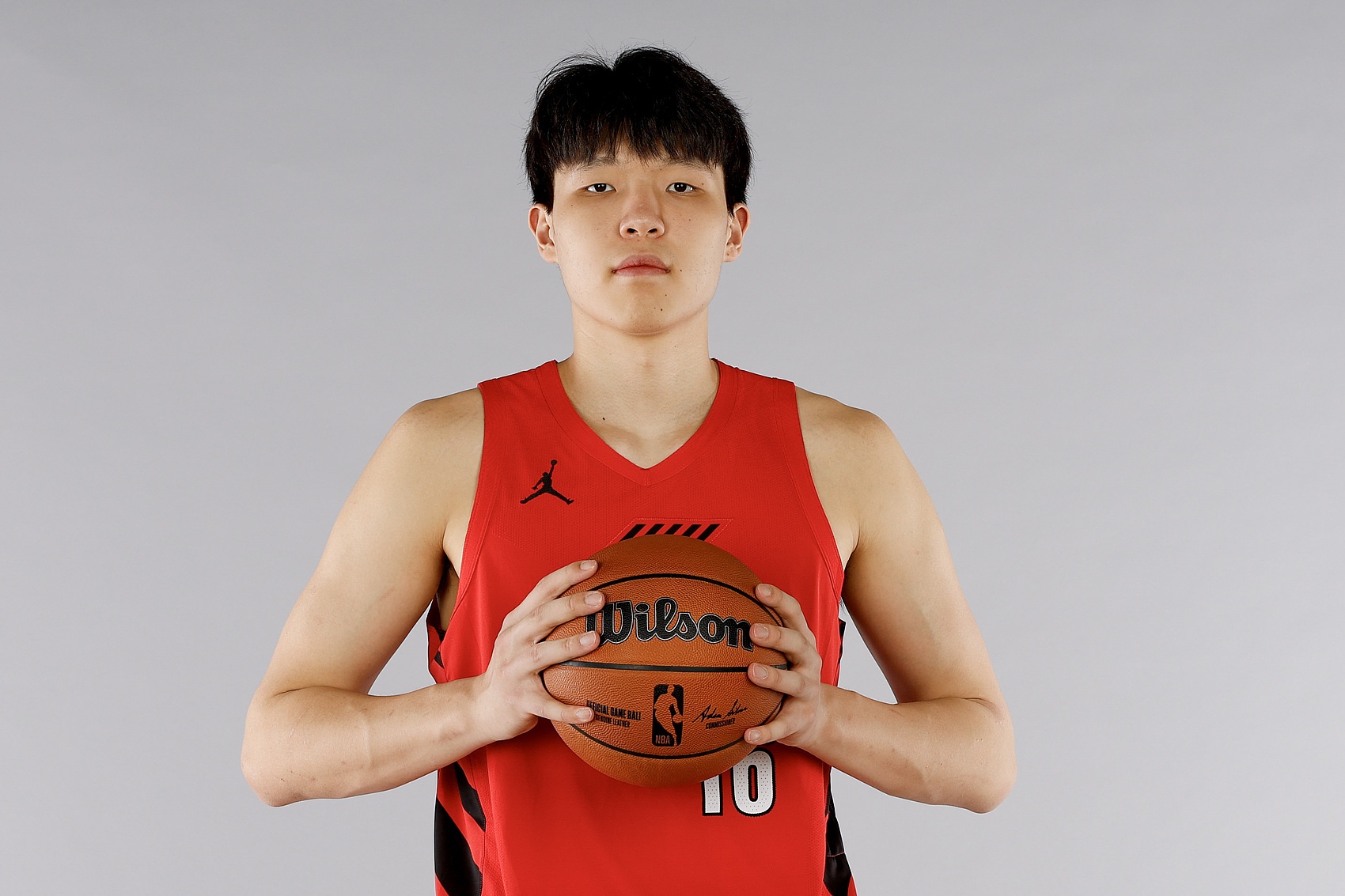 媒體人:楊瀚森的安排以國家隊(duì)為重 回國后是否先回青島還有變數(shù)
