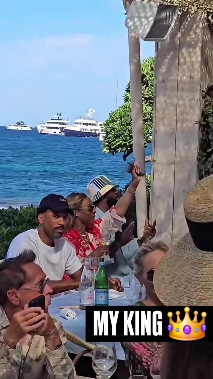 度假模式!詹姆斯夫婦法國海邊聚餐 老詹隨音樂翩翩起舞????