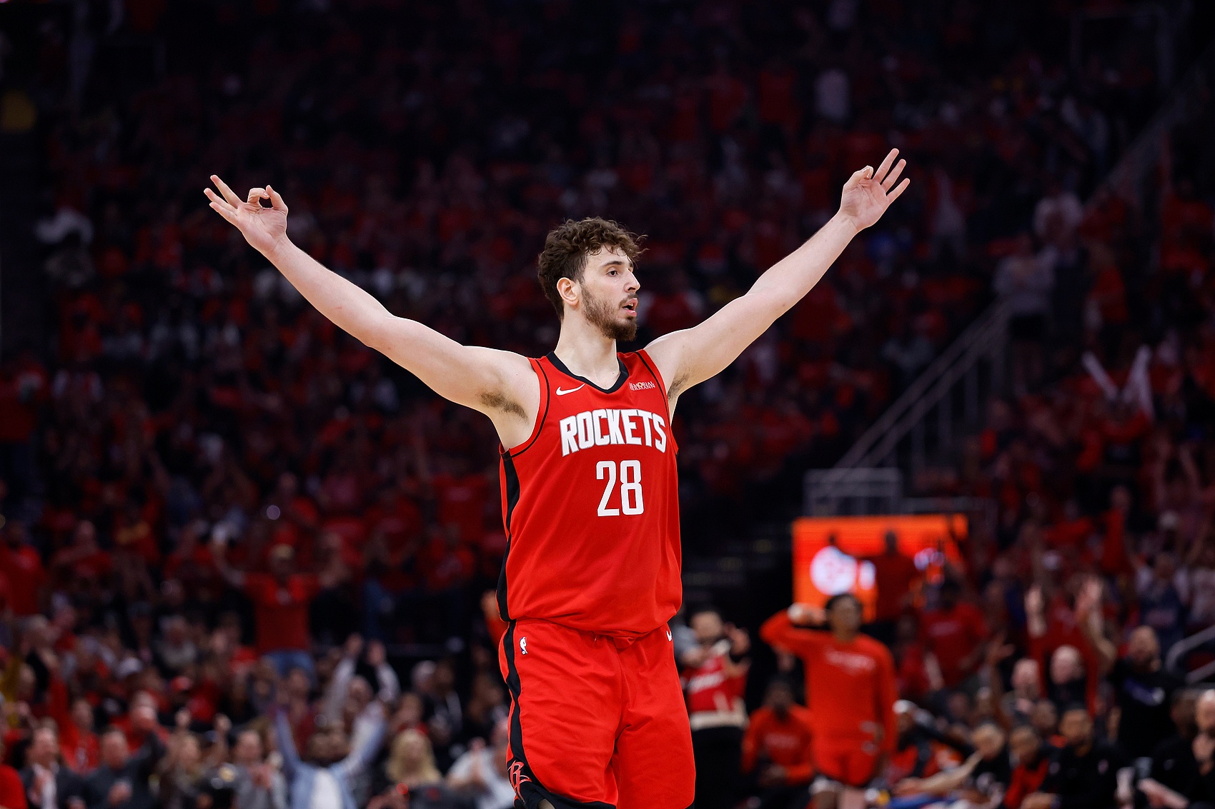 火記羅列申京的榮譽數據:NBA最年輕三雙中鋒&隊史第3年輕全明星