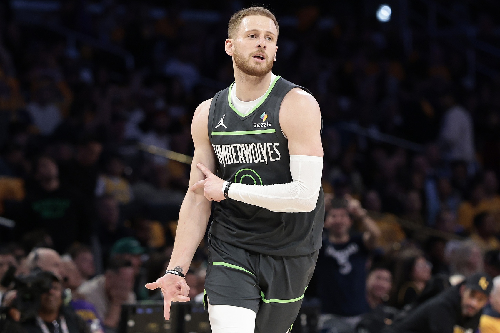 隊記:迪文岑佐不會出戰今年歐錦賽 但不影響他出戰新賽季的NBA
