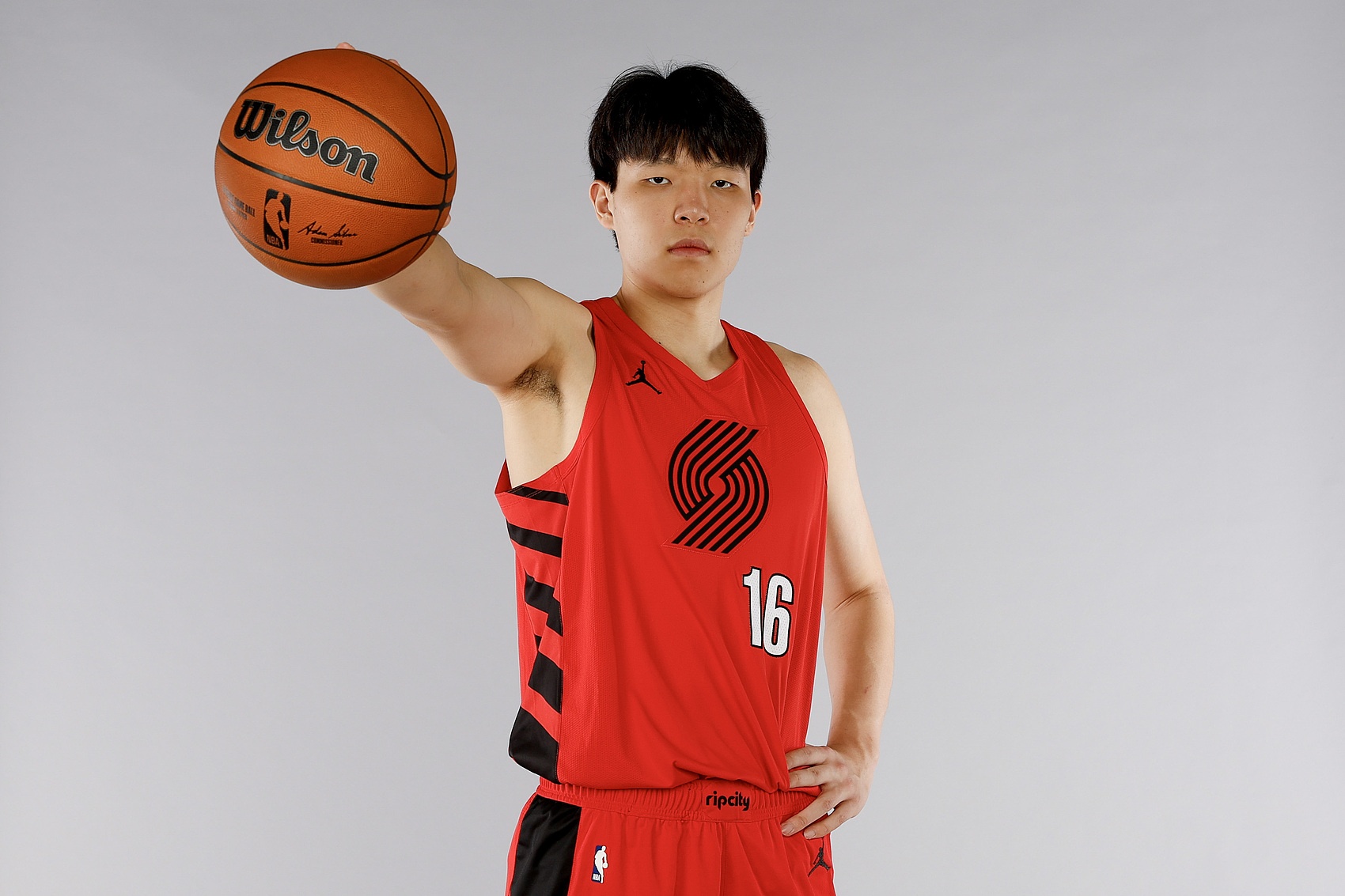 媒體人:楊瀚森將于8月9日赴美 參加各種集訓&球隊安排的新秀課程