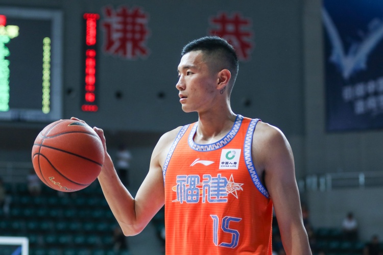 媒體人:有消息稱謝文政大概率進山東一隊 陳林堅開始隨隊訓練