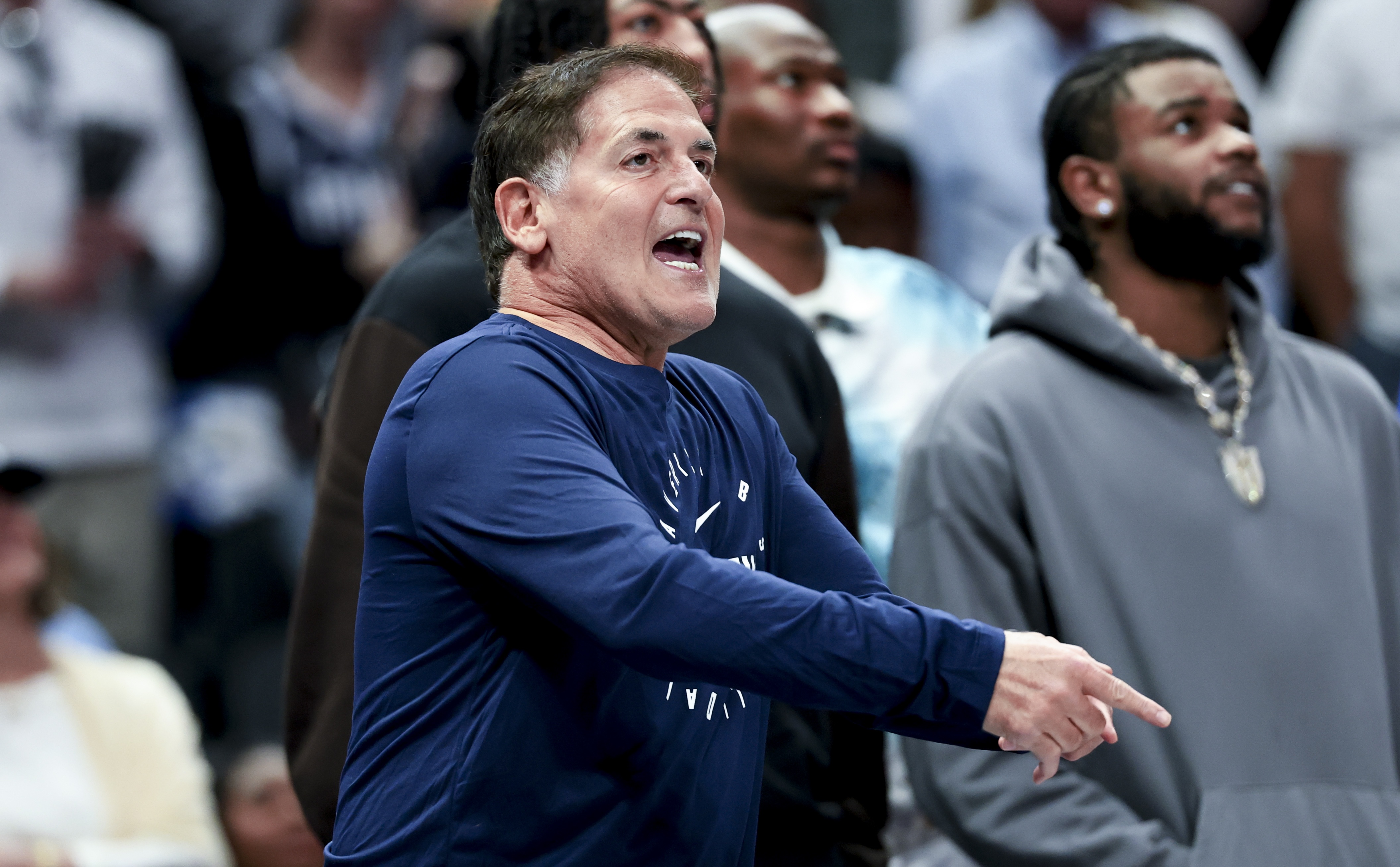 庫班:賣獨行俠時合同有保證我管理球隊的條款 但NBA出手刪掉了