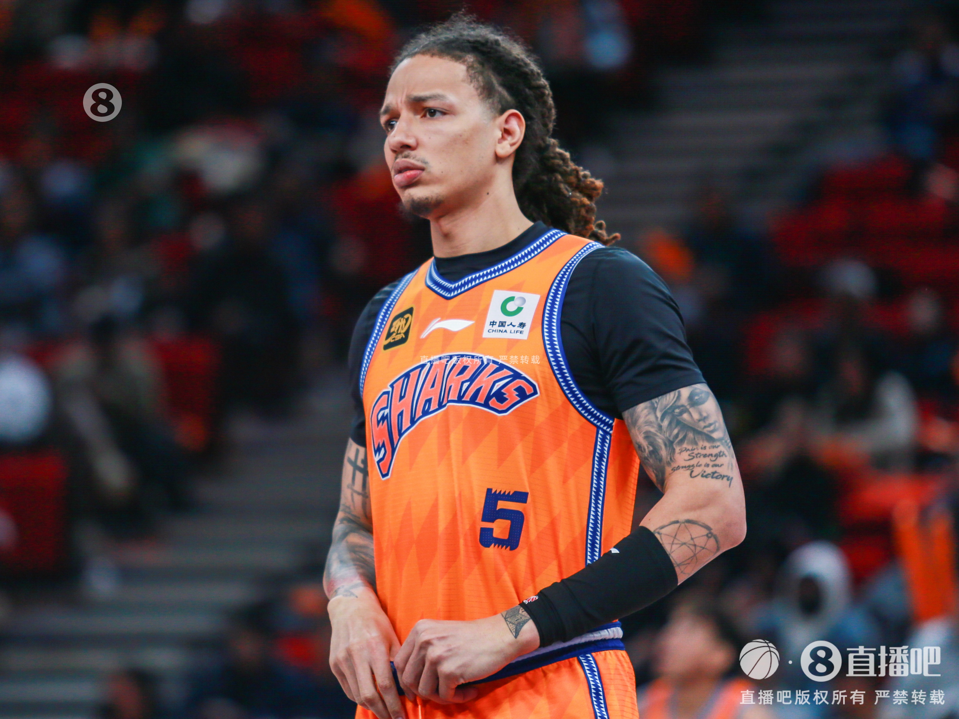 上賽季場(chǎng)均10.5分6.2板！媒體人：前上海外援DJ-威爾遜加盟吉林隊(duì)